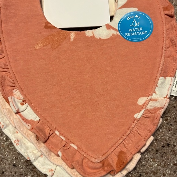 Carter’s 3-Pack of Bibs - Picture 4 of 6